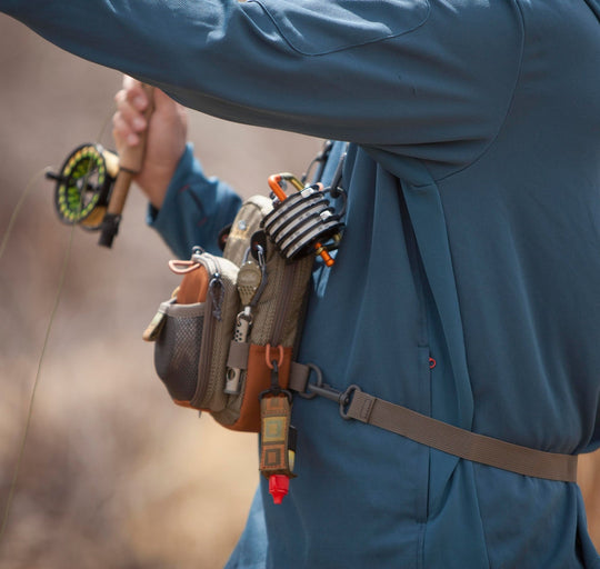 Fishpond San Juan Vertical chest pack -Sand/Saddle Brown