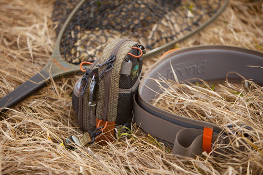 Fishpond San Juan Vertical chest pack -Sand/Saddle Brown